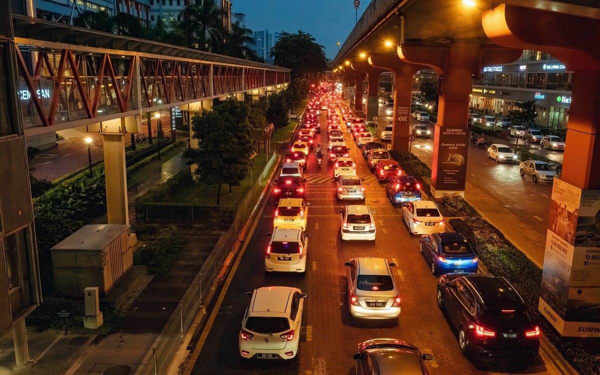 How Long Is the Border Wait, and How Do You Plan an Appointment Around It? — Cross Border Transport